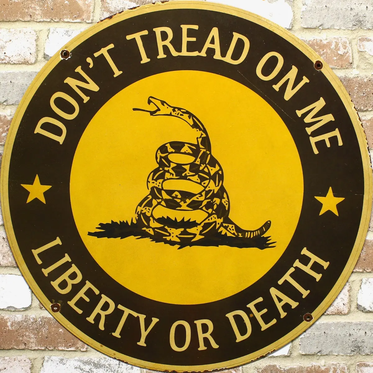 2Ft Don't Tread On Me Liberty Or Death Porcelain Enamel Sign (24-Inch) 1
