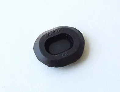 Bung - Oval - 25 X 20 Mm (Hole Size) 1