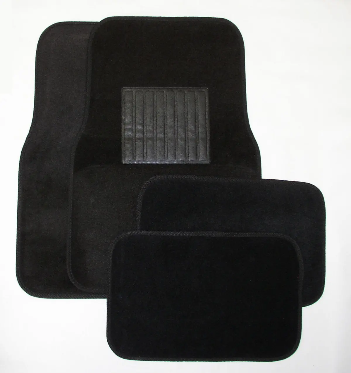 Deluxe 4 Piece Carpet Mat Set 2