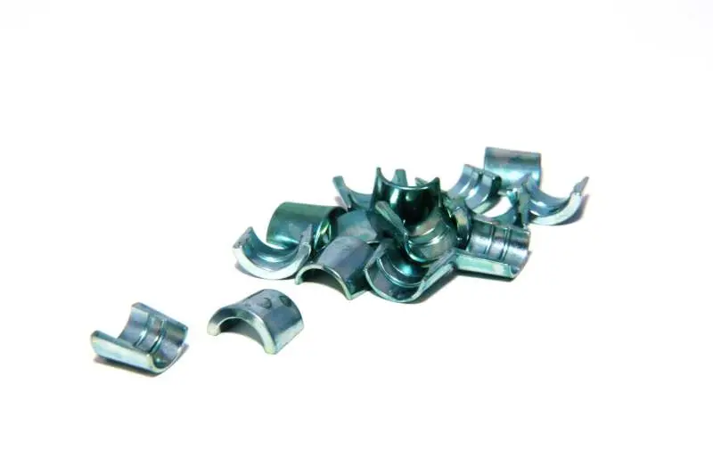 Comp Cams 1982-1986 Chevrolet Camaro 3Rd Gen Valve Locks 11 32In Single Groove 1