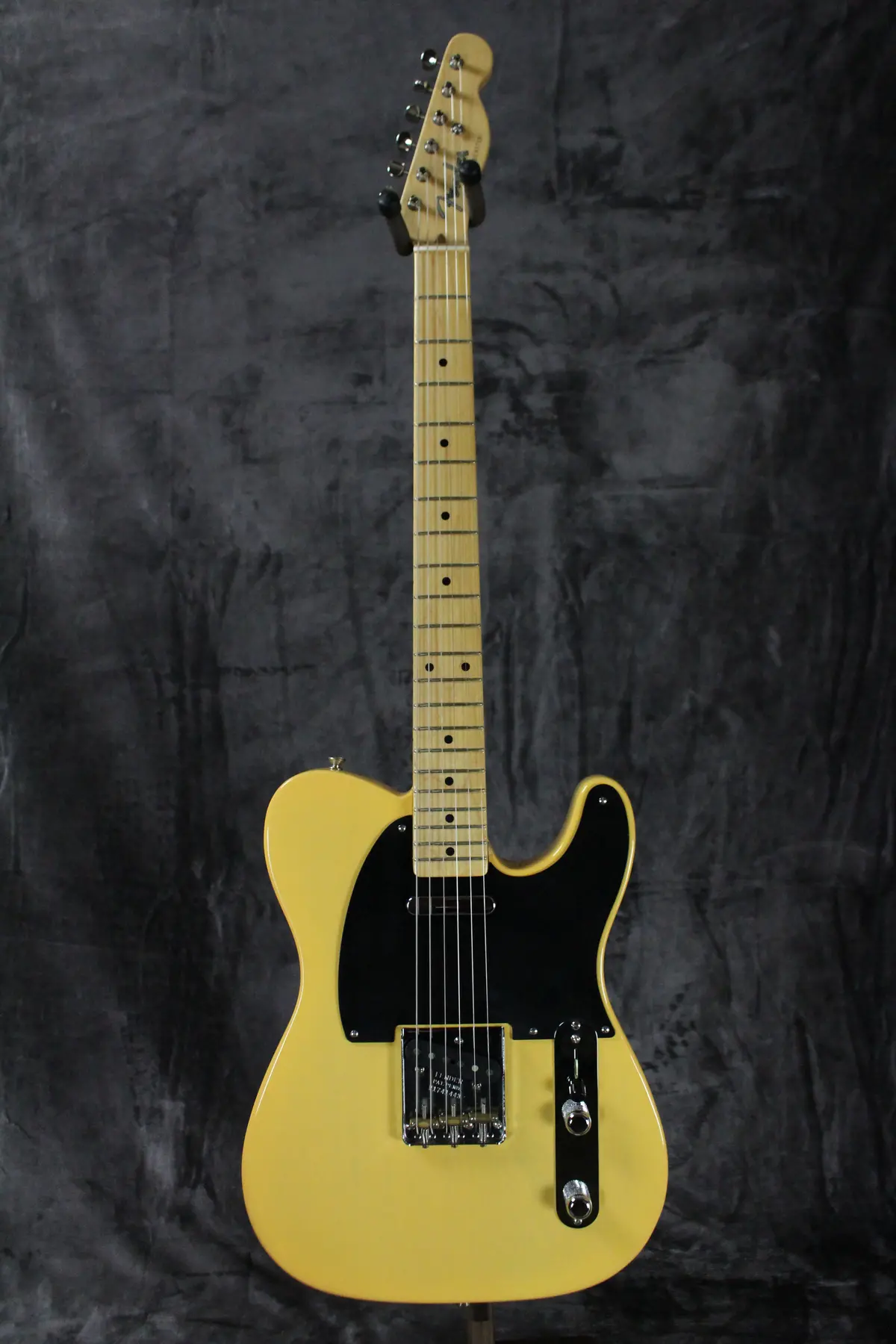 2017 Fender American Vintage '52 Telecaster 1