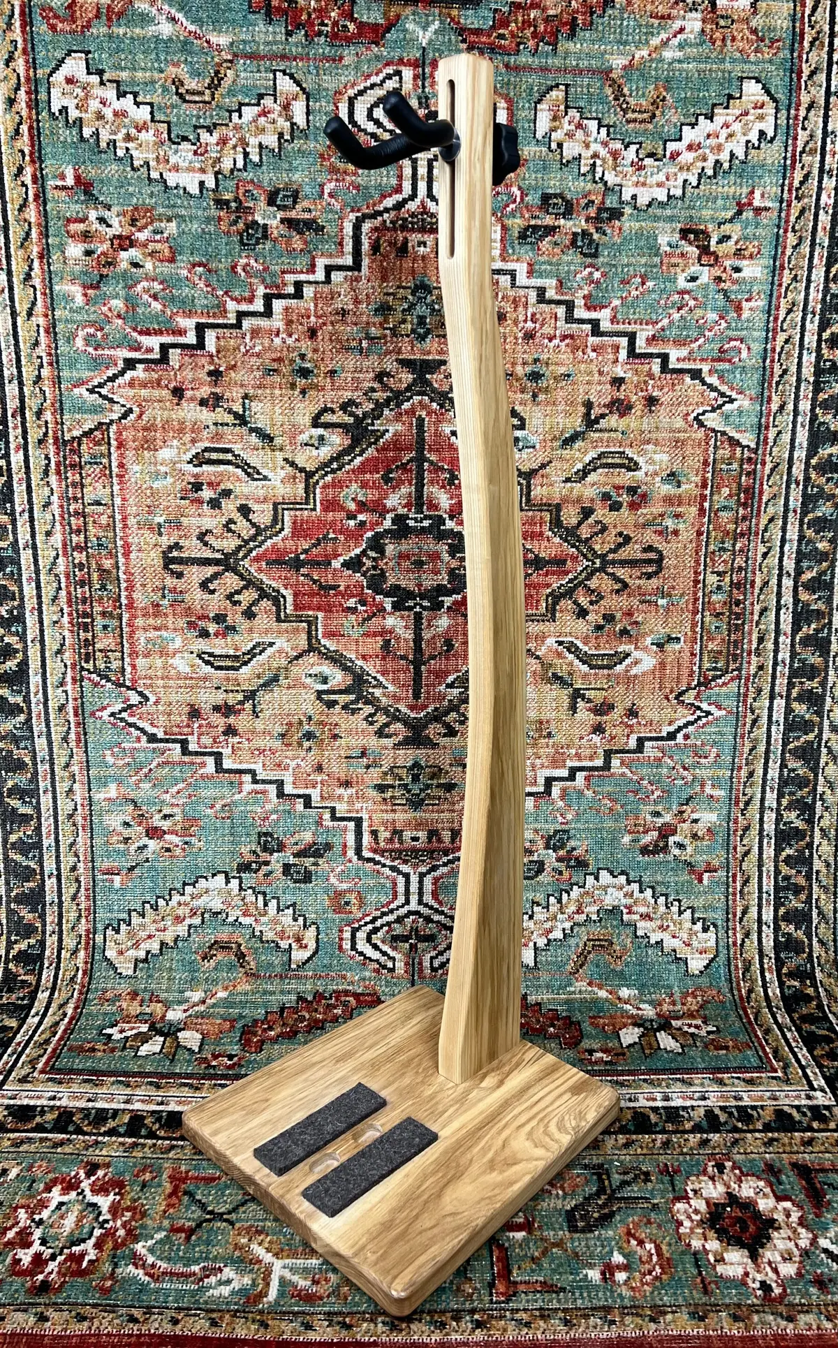 Sea Dog The Maker Wooden Guitar Stand 1