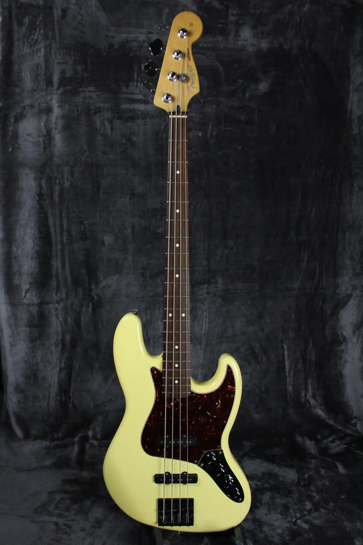2008 Fender Deluxe Active Jazz Bass 1