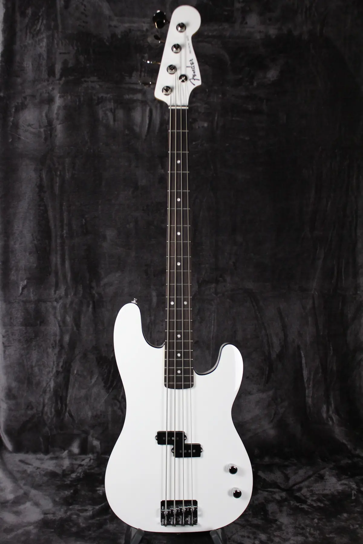 2022 Fender Aerodyne Special Precision Bass Mij 1