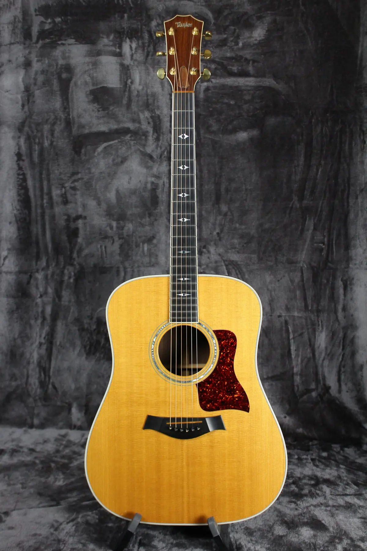 1996 Taylor 810 Dreadnought 1