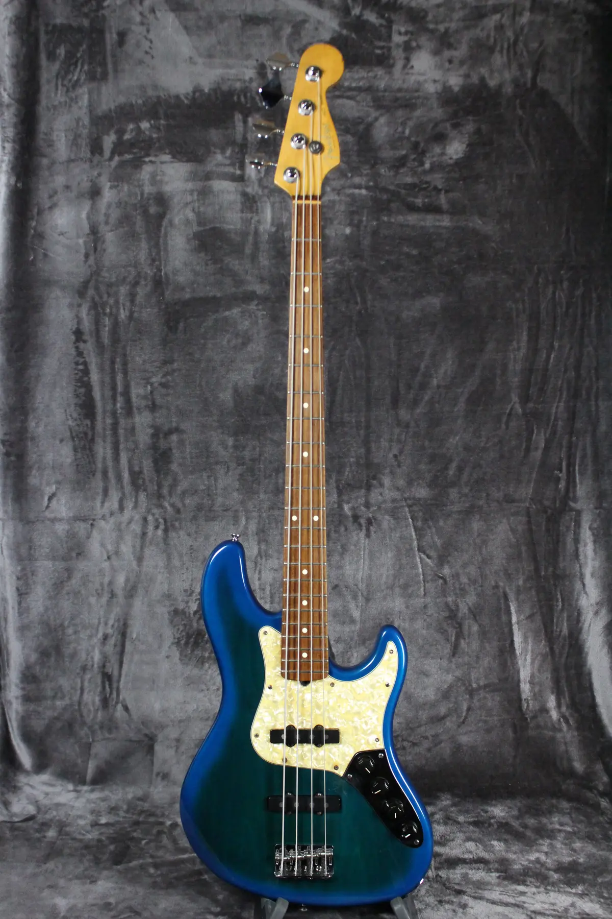 1997 Fender American Deluxe Jazz Bass 1