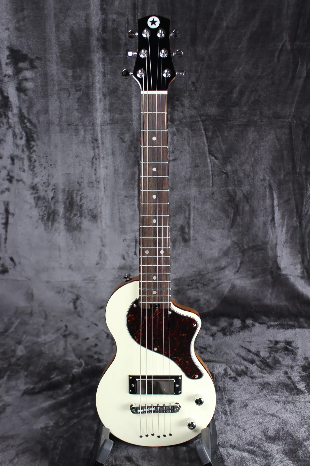Blackstar Carry-On Travel Guitar 1