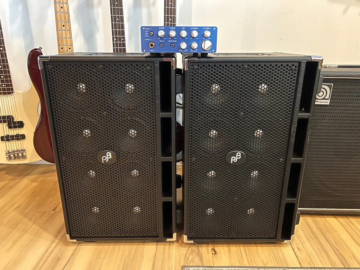 Phil Jones Bass Bp-800 800W Bass Amp Head &  Jones 2 X C8 Cabs 1