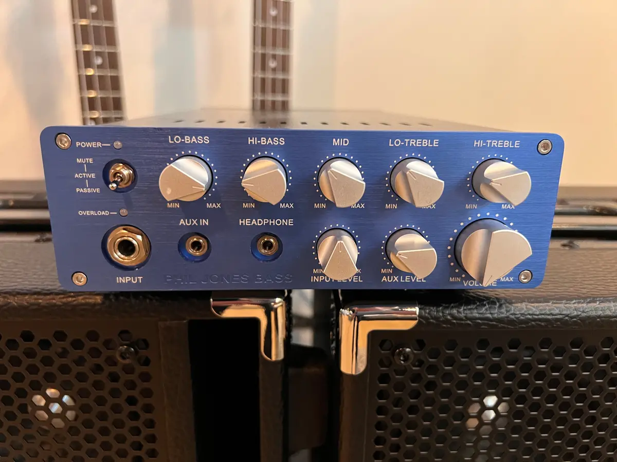 Phil Jones Bass Bp-800 800W Bass Amp Head & Jones 2 X C8 Cabs 2
