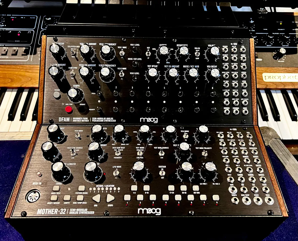 Moog Sound Studio 1 - Dfam & Mother 32 + Summing Mixer+ Stand 1
