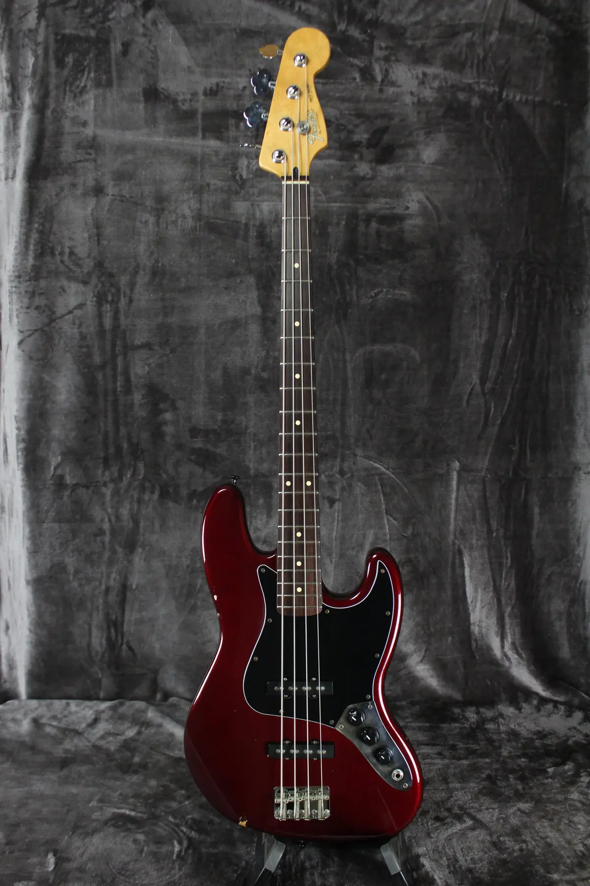 2000 Fender Standard Jazz Bass 1