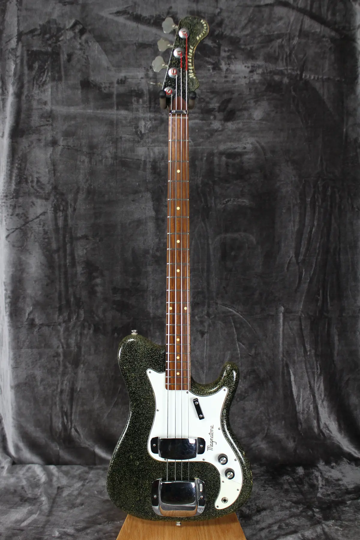 Magnatone Hurricane Bass 1