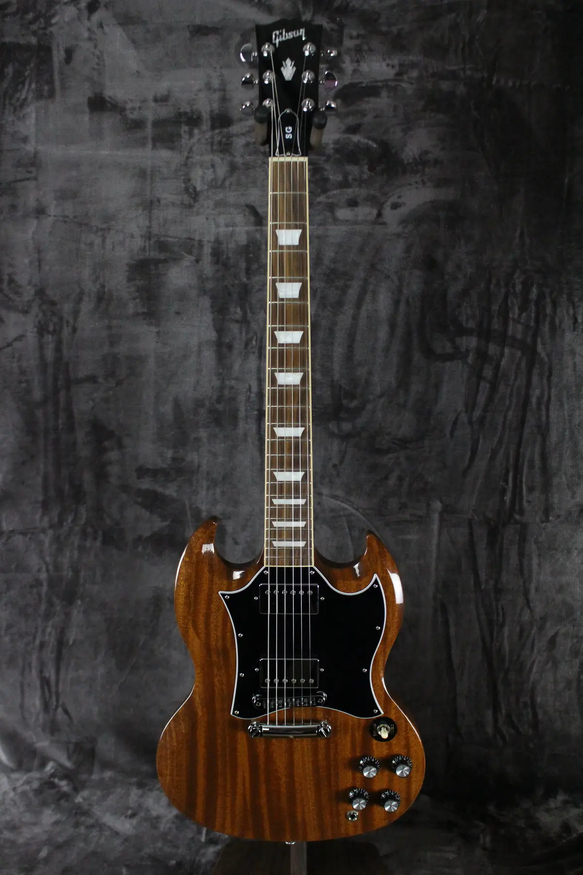 2023 Gibson Exclusive Run Sg Standard Walnut 1
