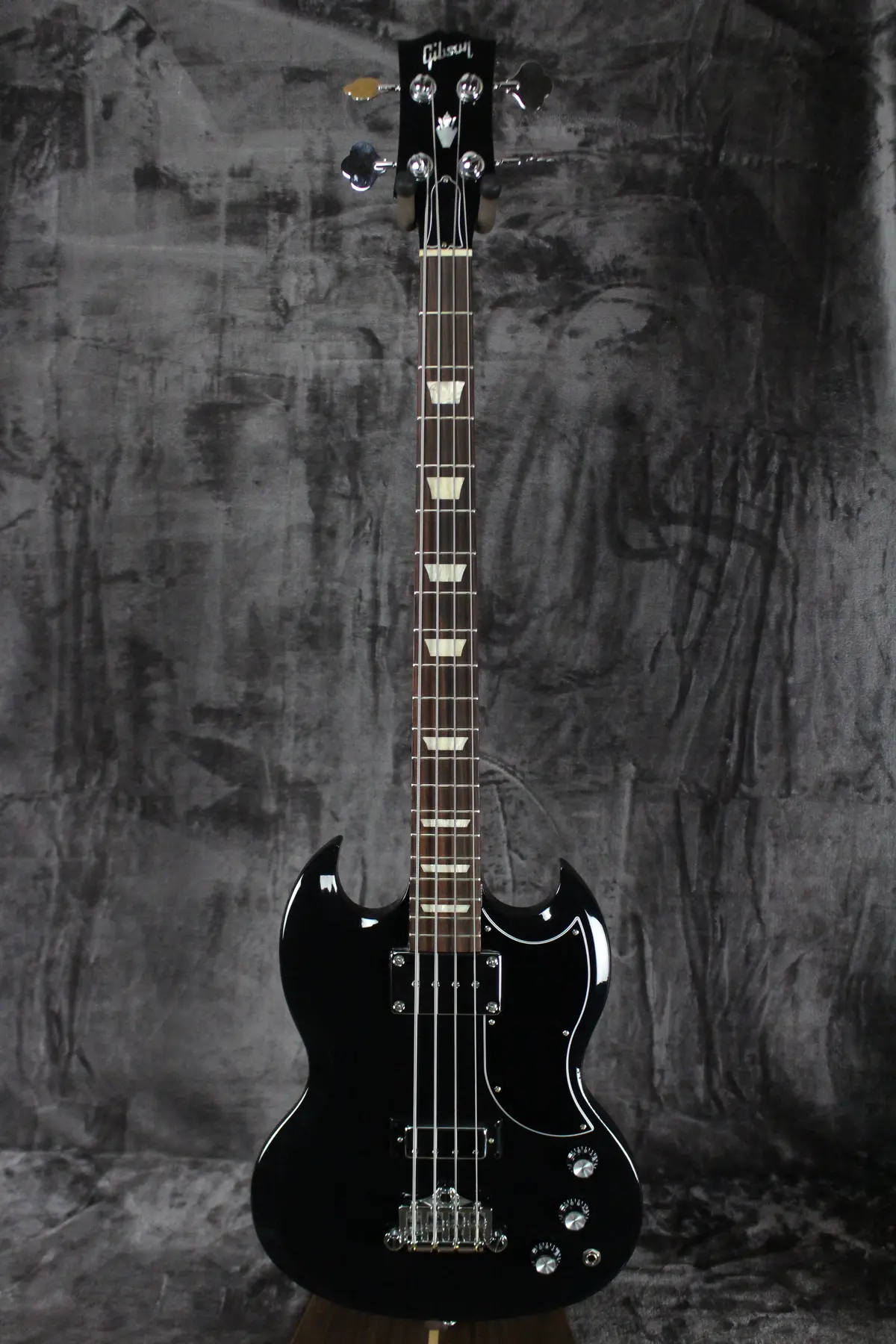 2020 Gibson Sg Bass 1