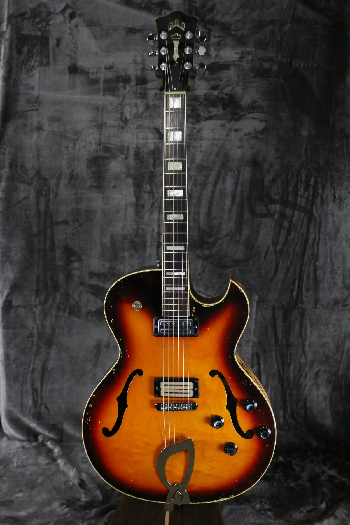 1968 Guild Ce-100-D 1