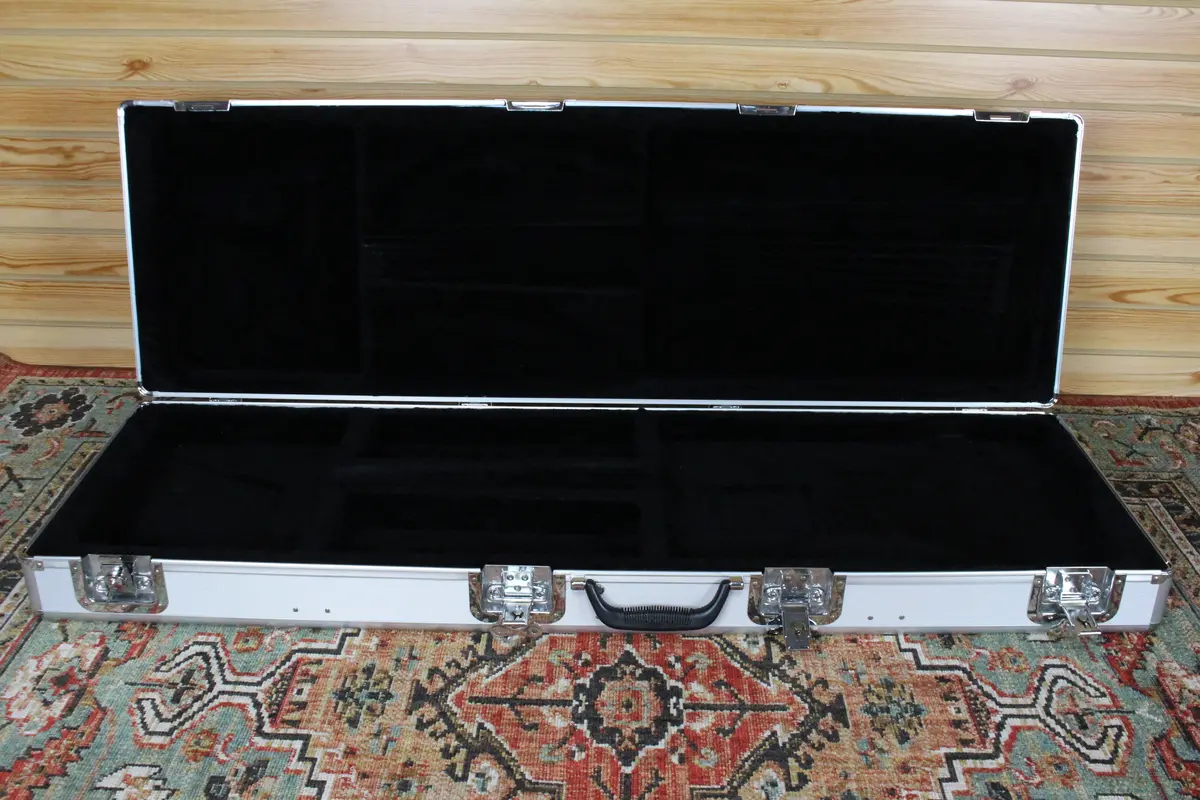 Unbranded Metal Flight Case 1