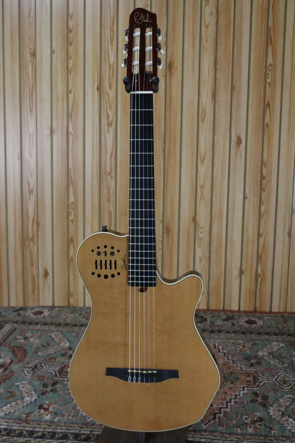 2018 Godin Multiac Grand Concert Sa 1