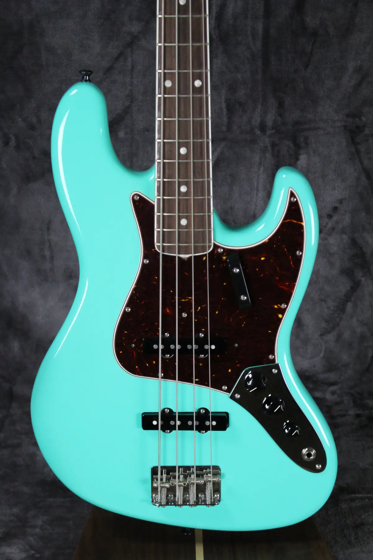 2022 Fender American Vintage Ii 1966 Jazz Bass 2