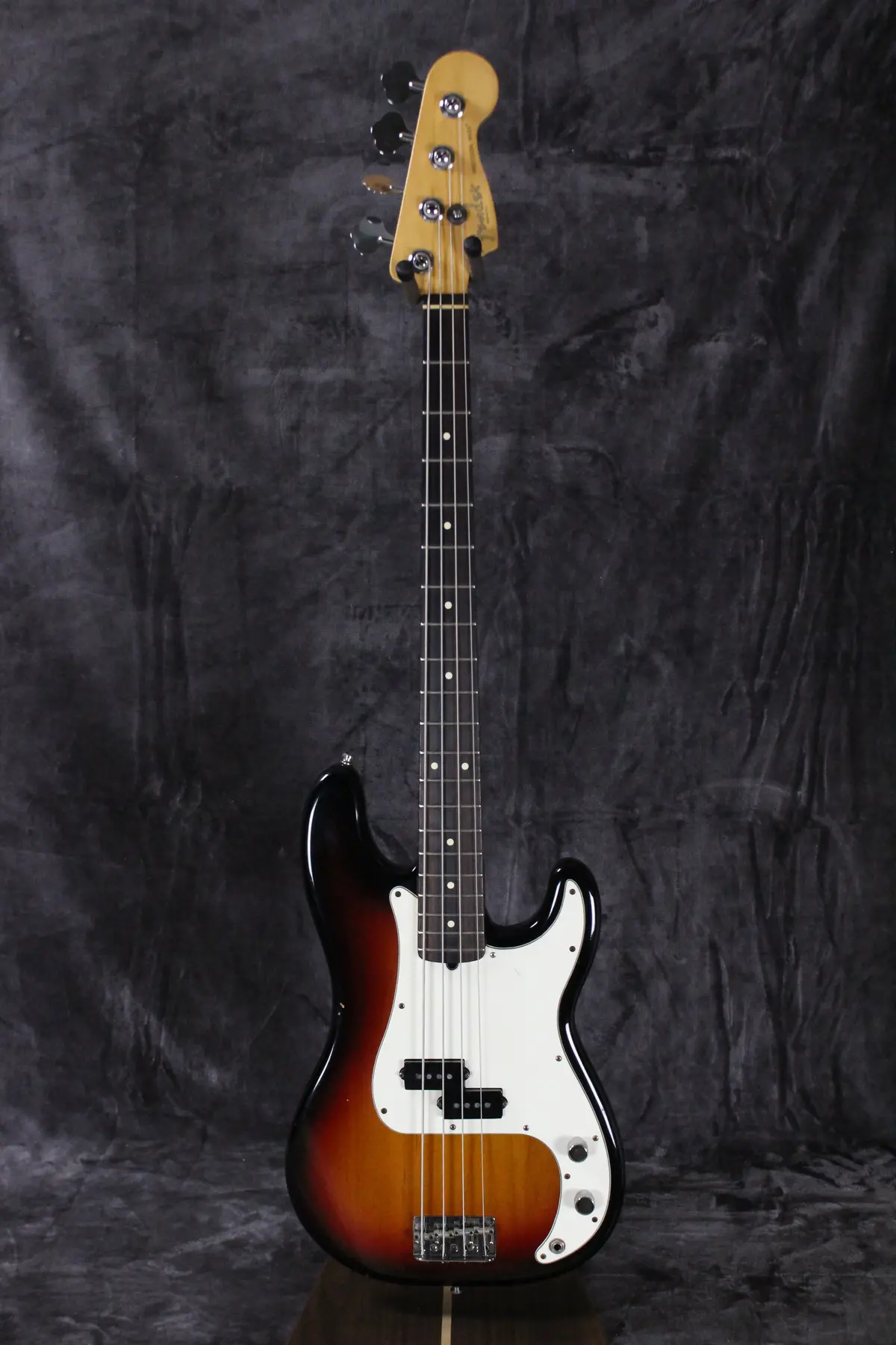 2002 Fender American Precision Bass 1