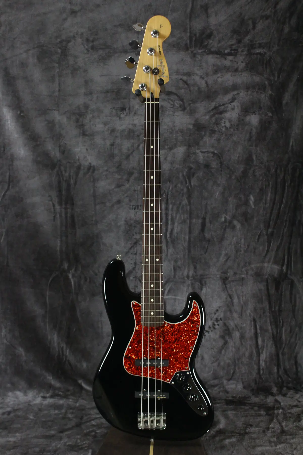 2006 Fender Deluxe Active Jazz Bass 1