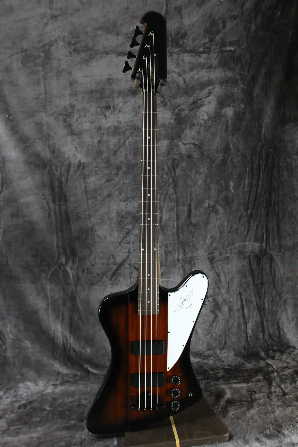 2023 Epiphone Thunderbird Iv Bass 1