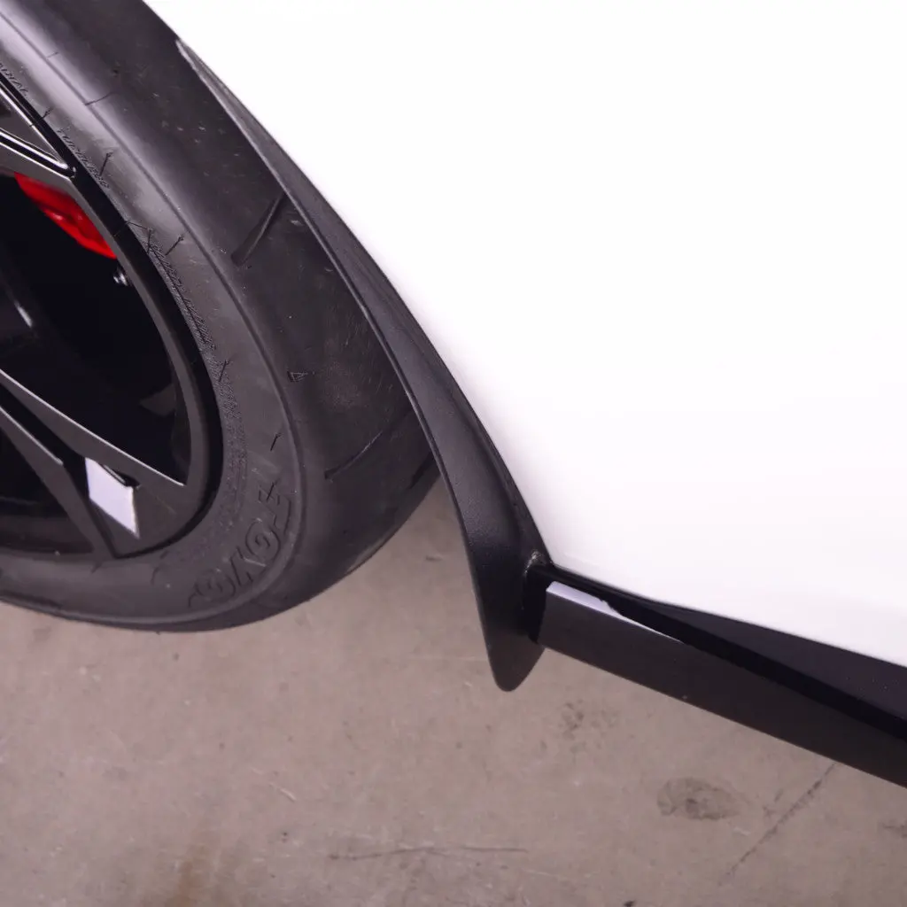 2017-2024 Camaro Zl1 Deluxe Rock Guards 1