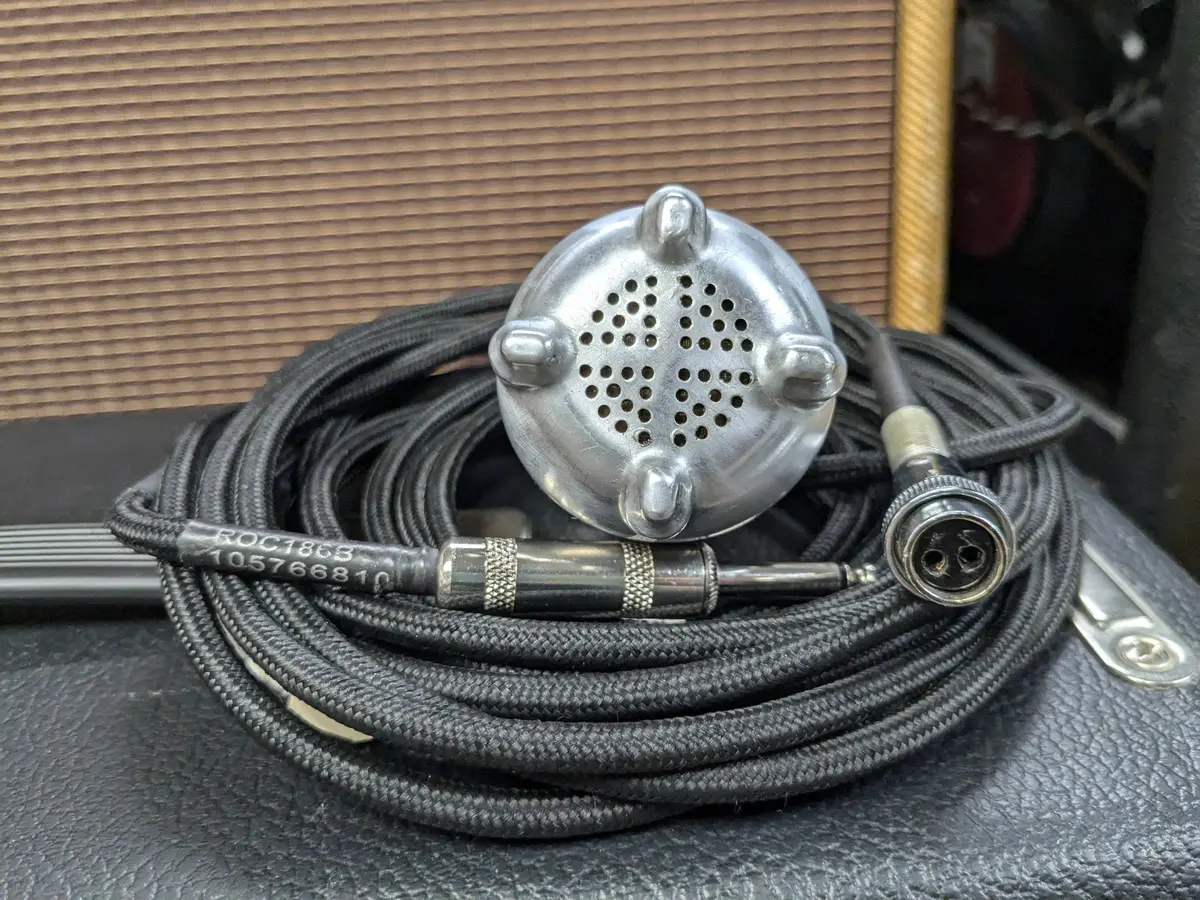 American D-4-T Microphone 1