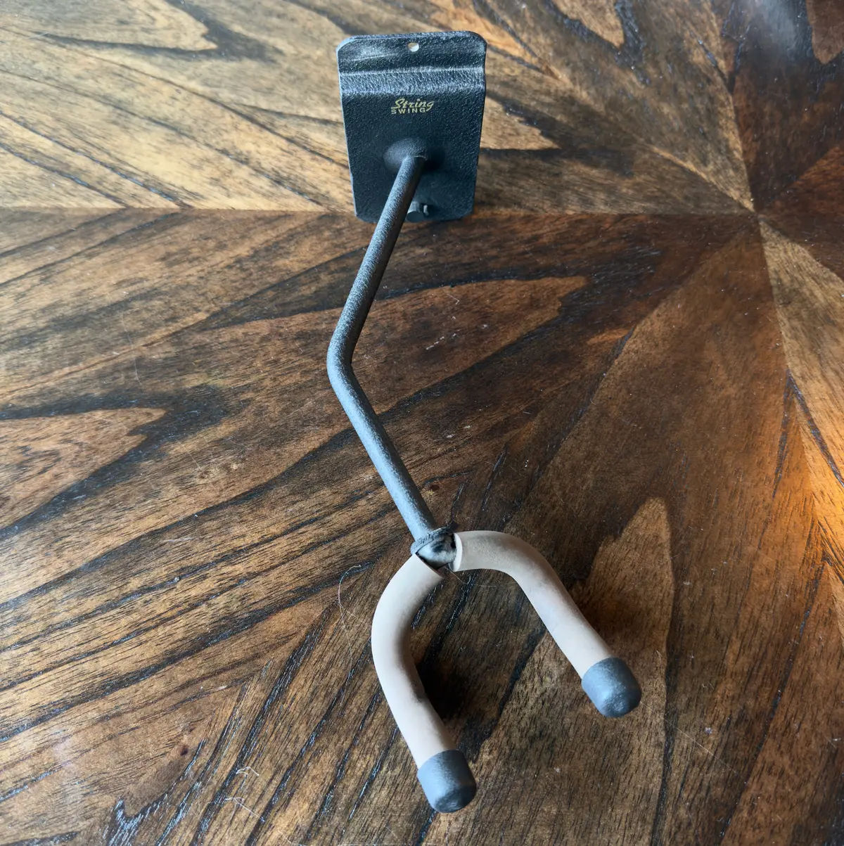 String Swing - 30° Left-Facing Angled Hanger W/ Slot Wall Lock 1
