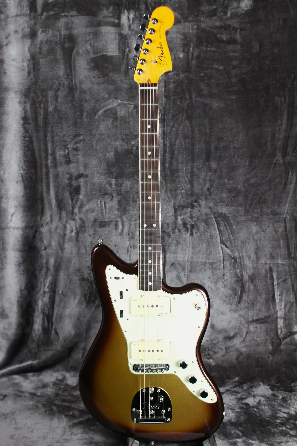 2020 Fender American Ultra Jazzmaster Mocha Burst 1