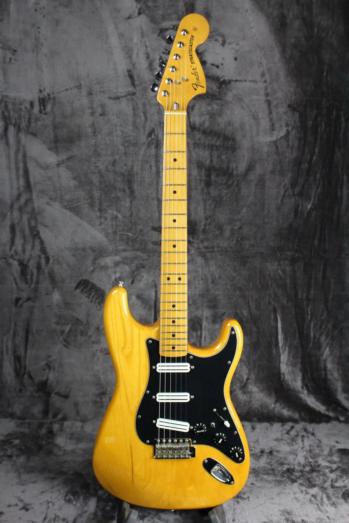 1999 Fender Classic Series 70S Stratocaster 1
