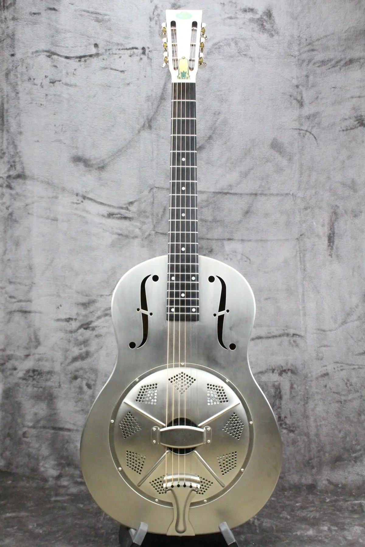 Regal Rc-43 "Triolian" Resonator 1
