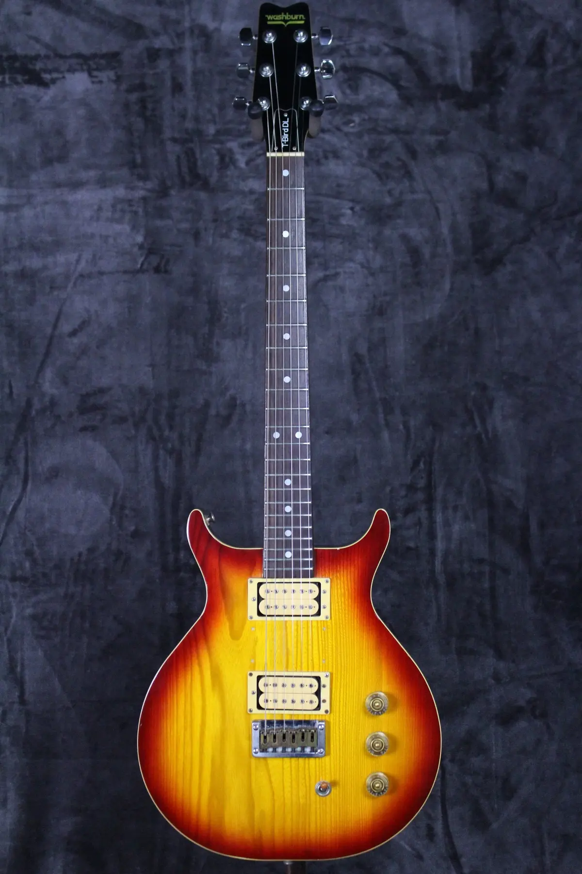 Washburn T-Bird Dl Sunburst 1