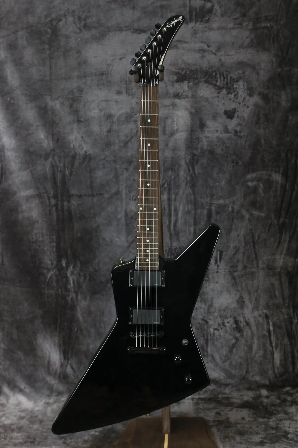 2011 Epiphone '84 Explorer Ex 1