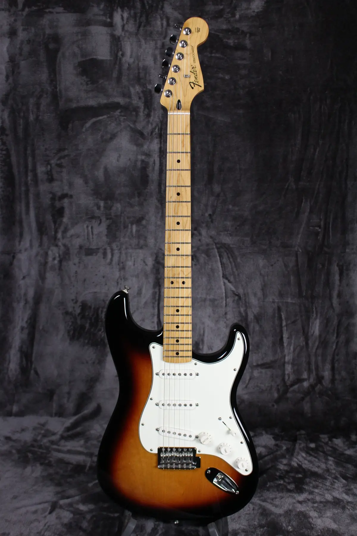 2016 Fender Standard Stratocaster 1