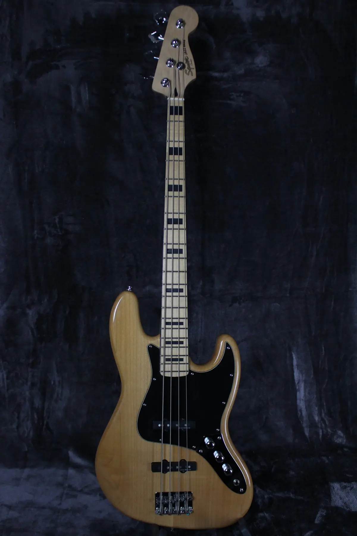 2009 Squier Classic Vibe '70S Jazz Bass 1