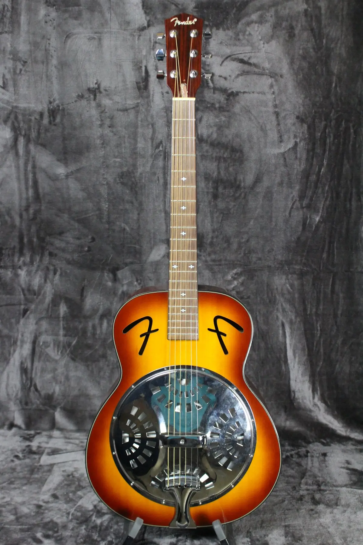 Fender Fr-50 Resonator 1