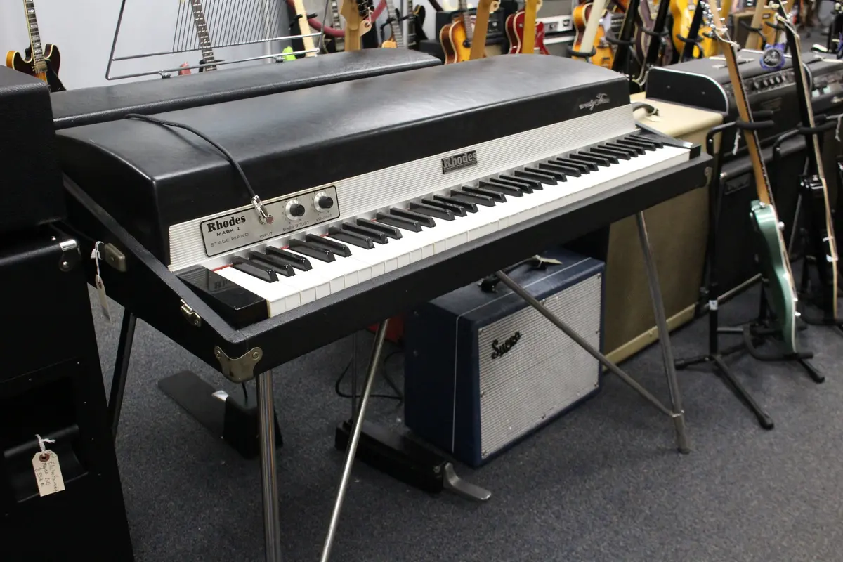 1975 Rhodes Mark I Piano 1
