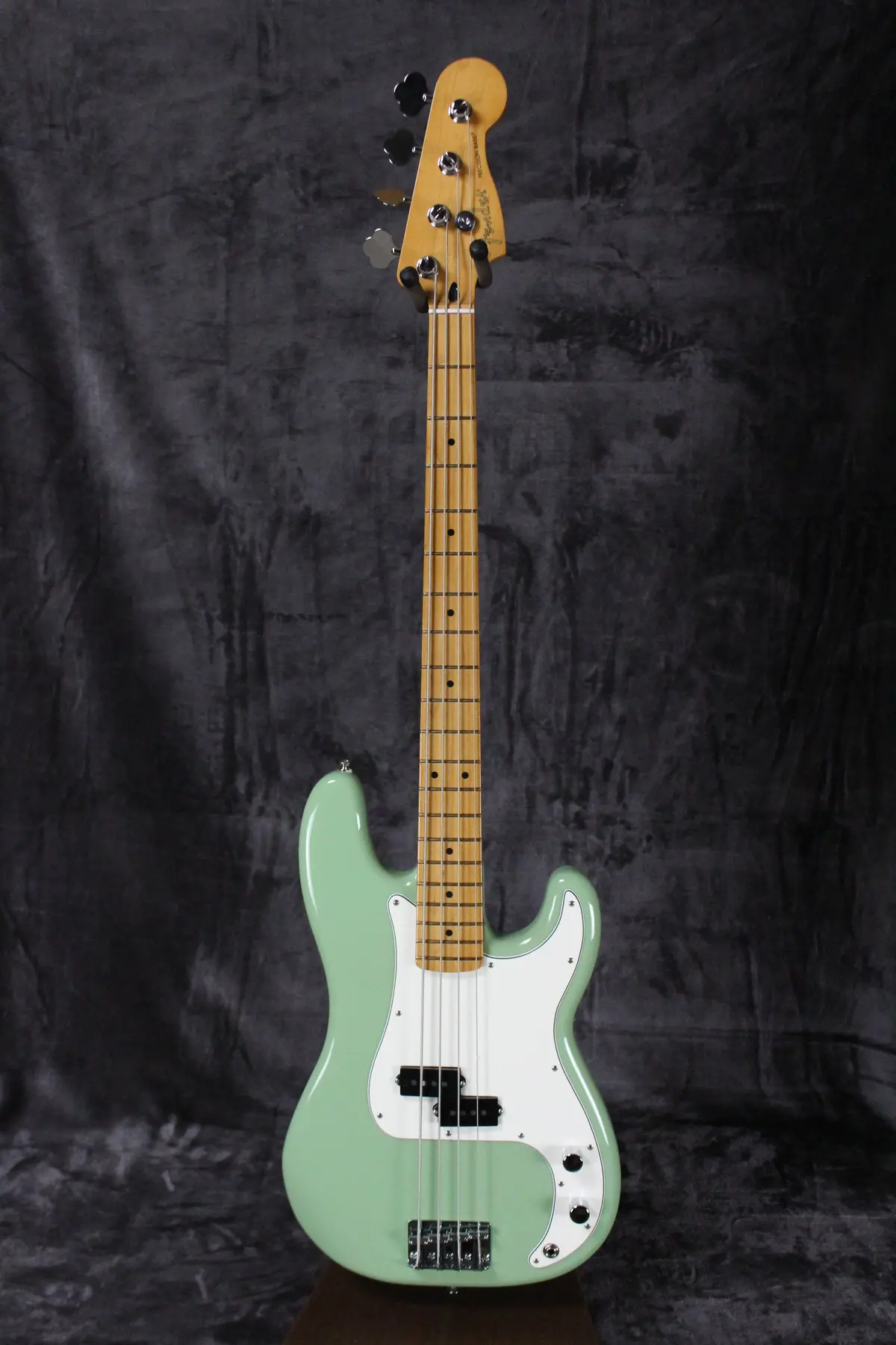 2024 Fender Player Ii Precision Bass Birch Green 1