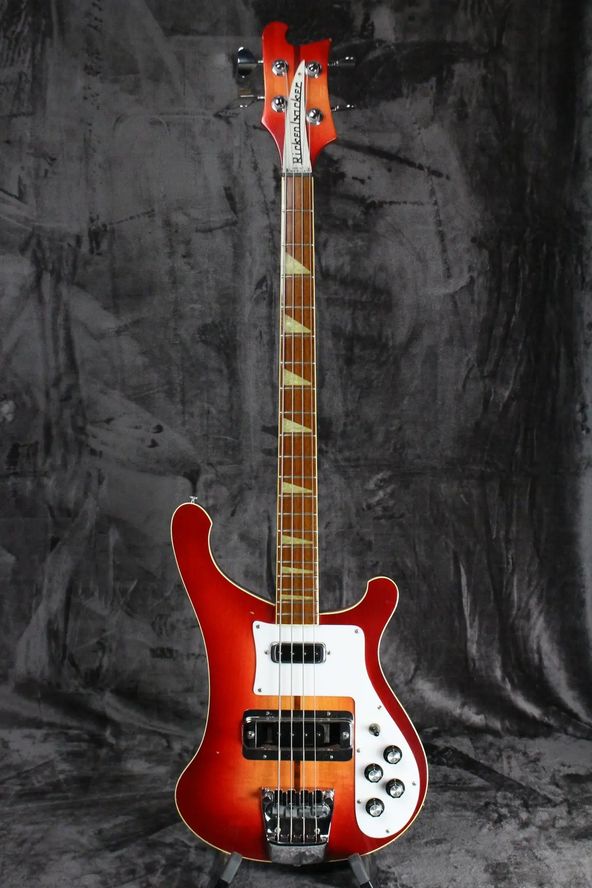 1975 Rickenbacker 4001 1