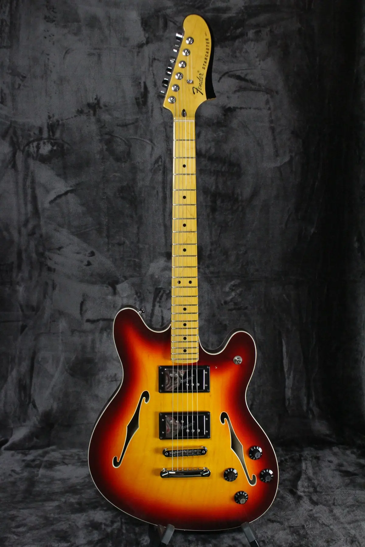 2019 Fender Starcaster 1