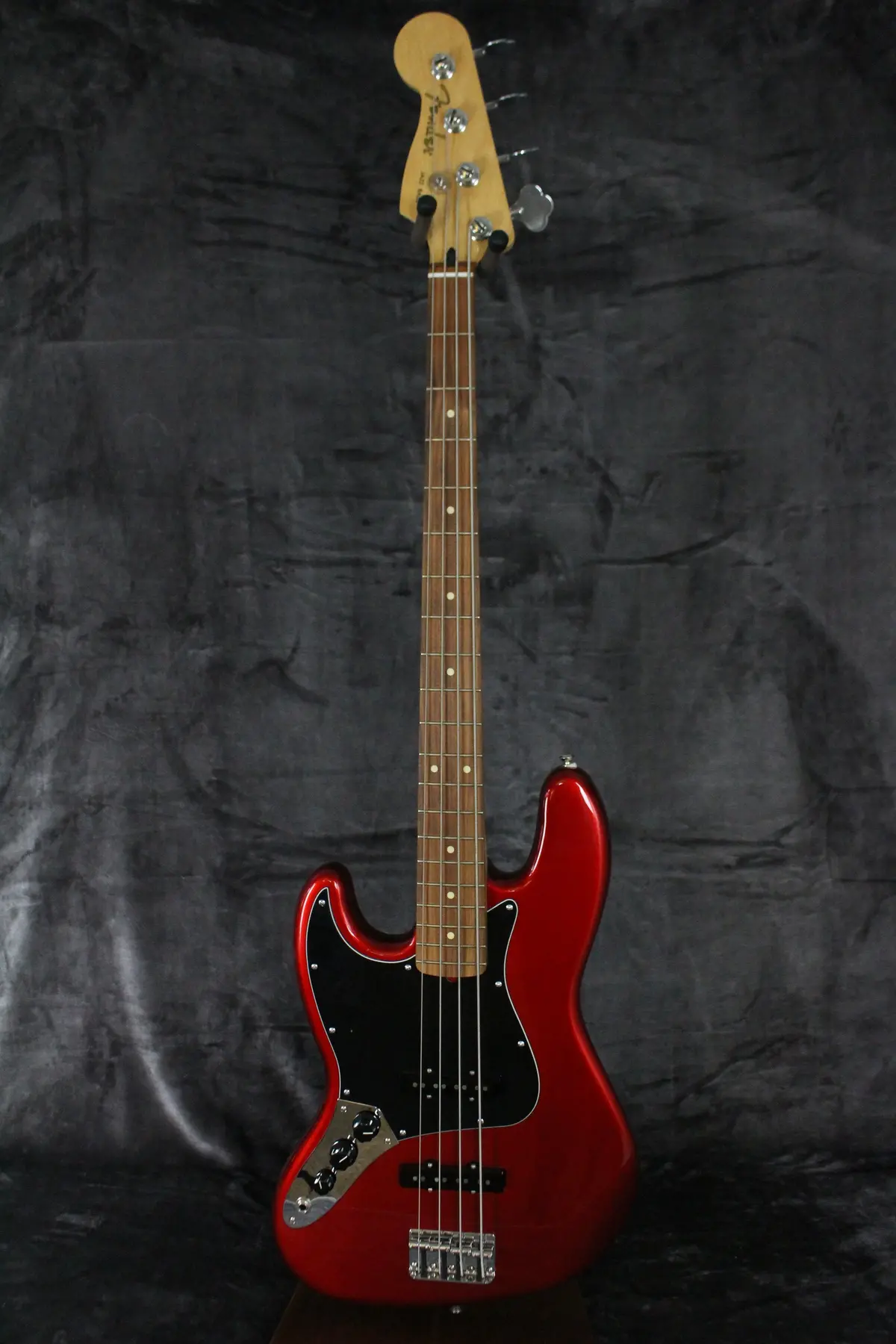 2023 Fender Player Jazz Bass Candy Apple Red Left-Handed 1
