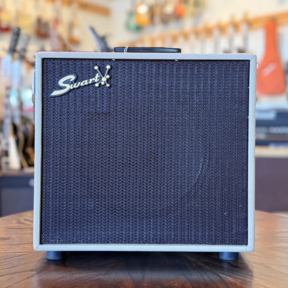 Swart Space Tone Antares Master 1X12 Combo White 1