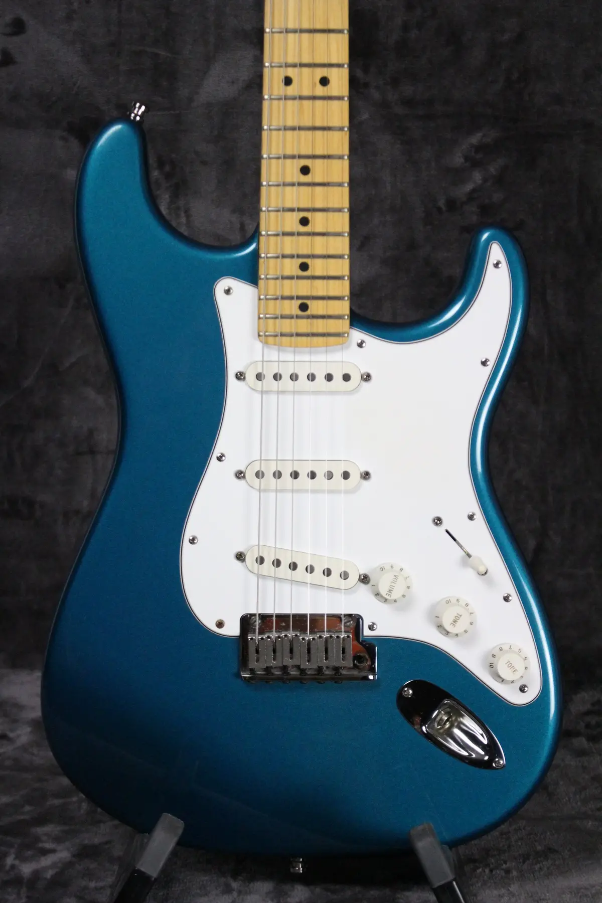 2000 Fender American Standard Stratocaster 2