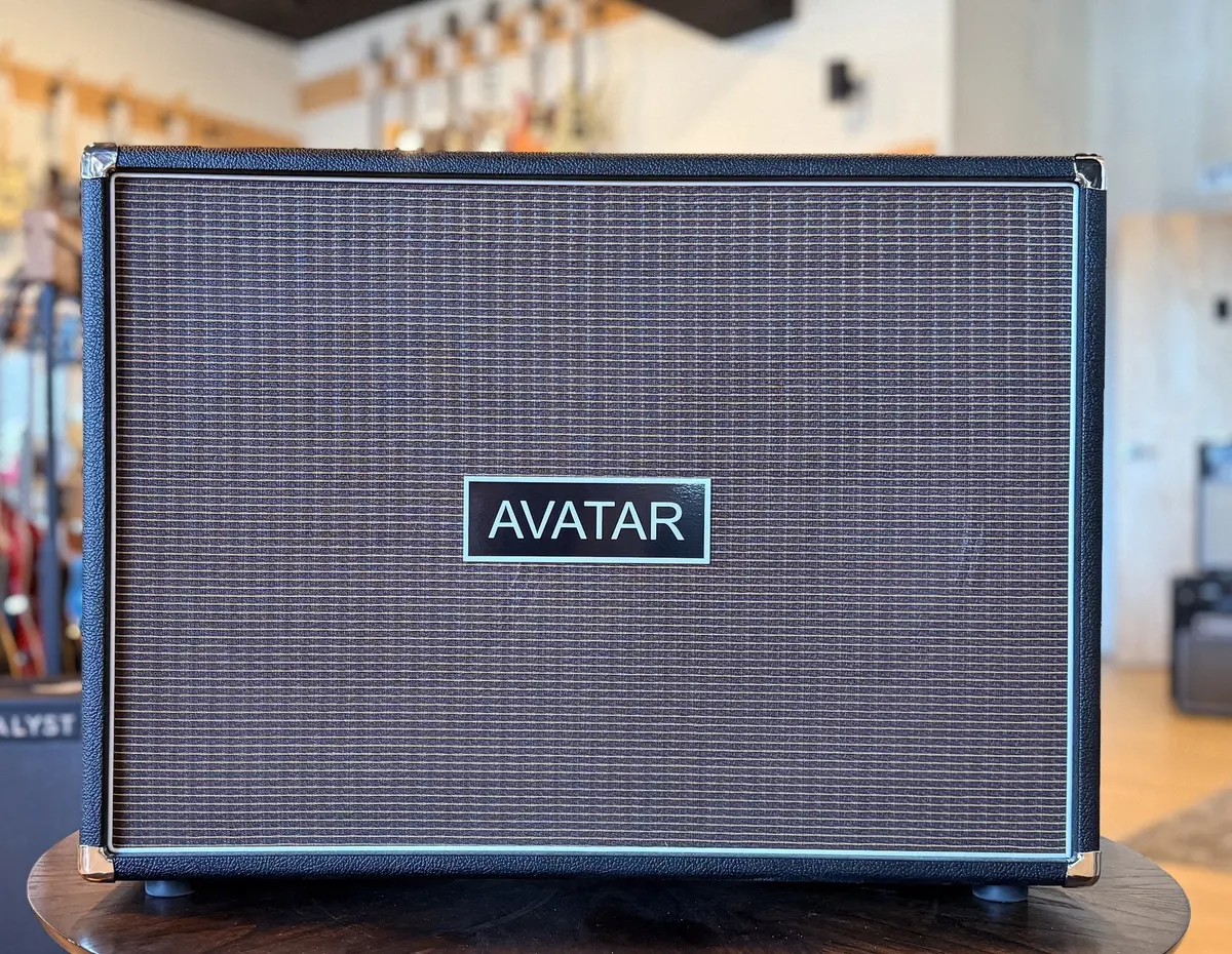 Avatar 2X12 Cabinet Black 1