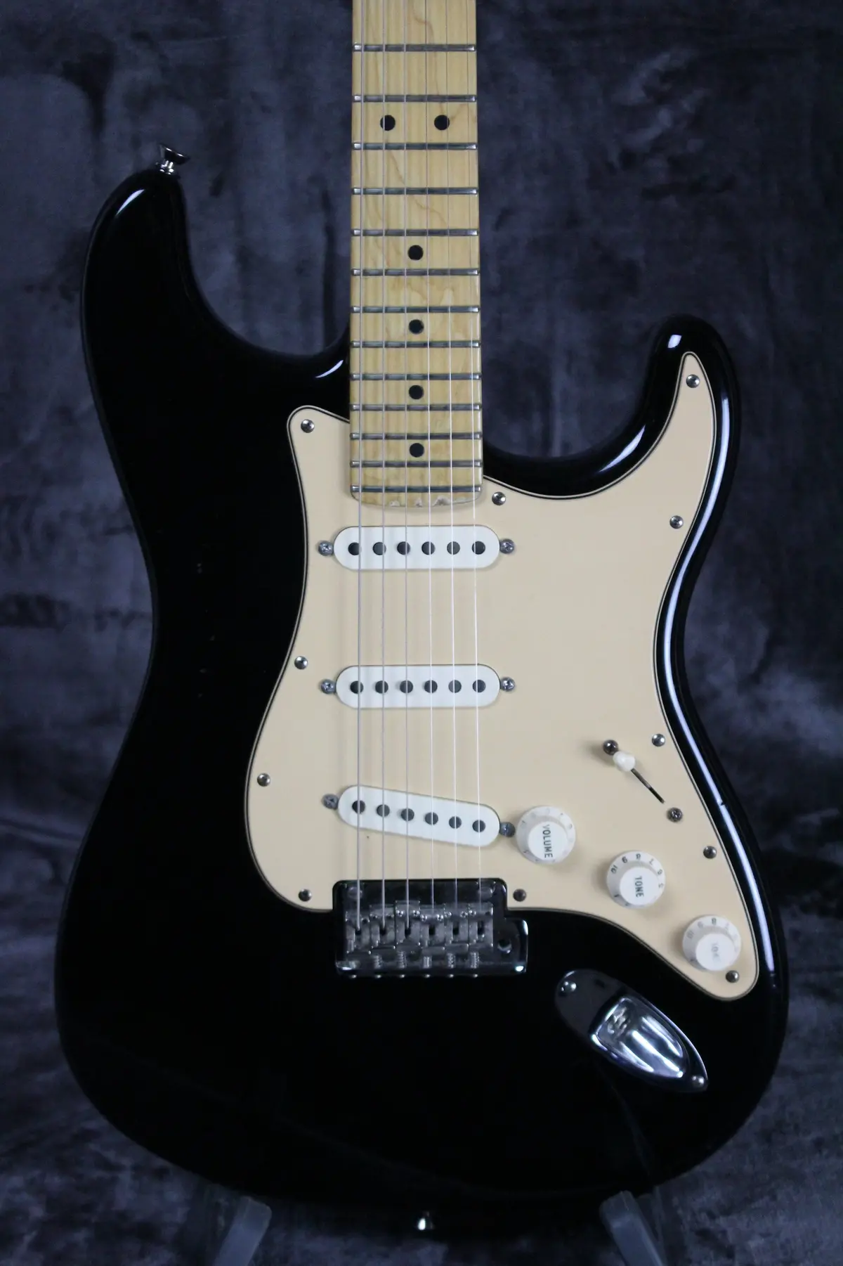 2005 Fender American Stratocaster 2