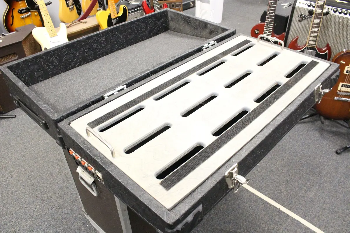 Chumley's Custom Built Pedal Board 1