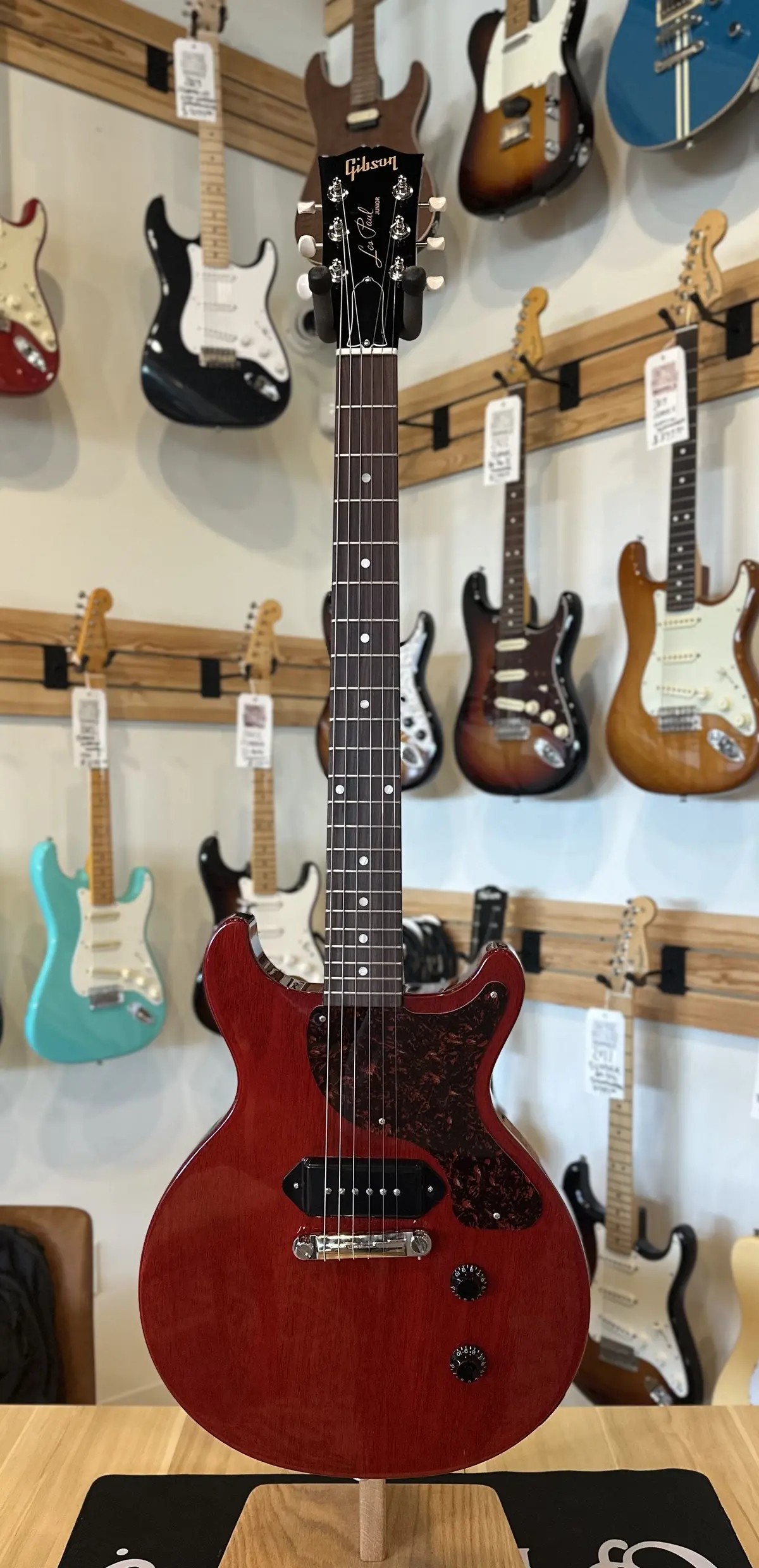 2024 Gibson Les Paul Junior Double Cutaway Cherry 1