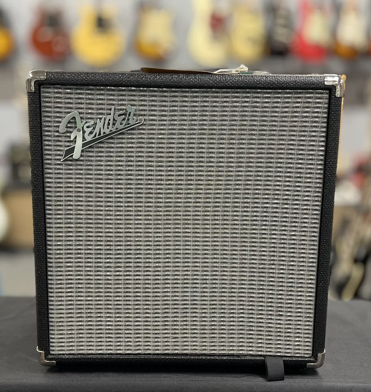 Fender Rumble 25 Bass Combo Amp 1
