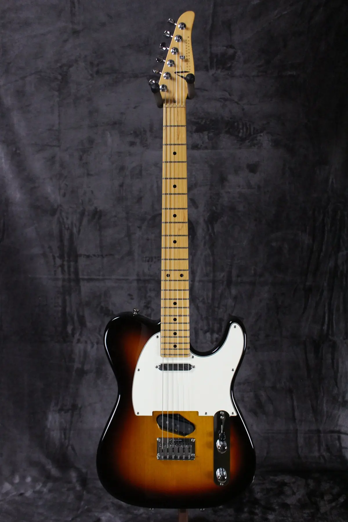 2007 Tom Anderson Classic T 3 Tone Sunburst 1