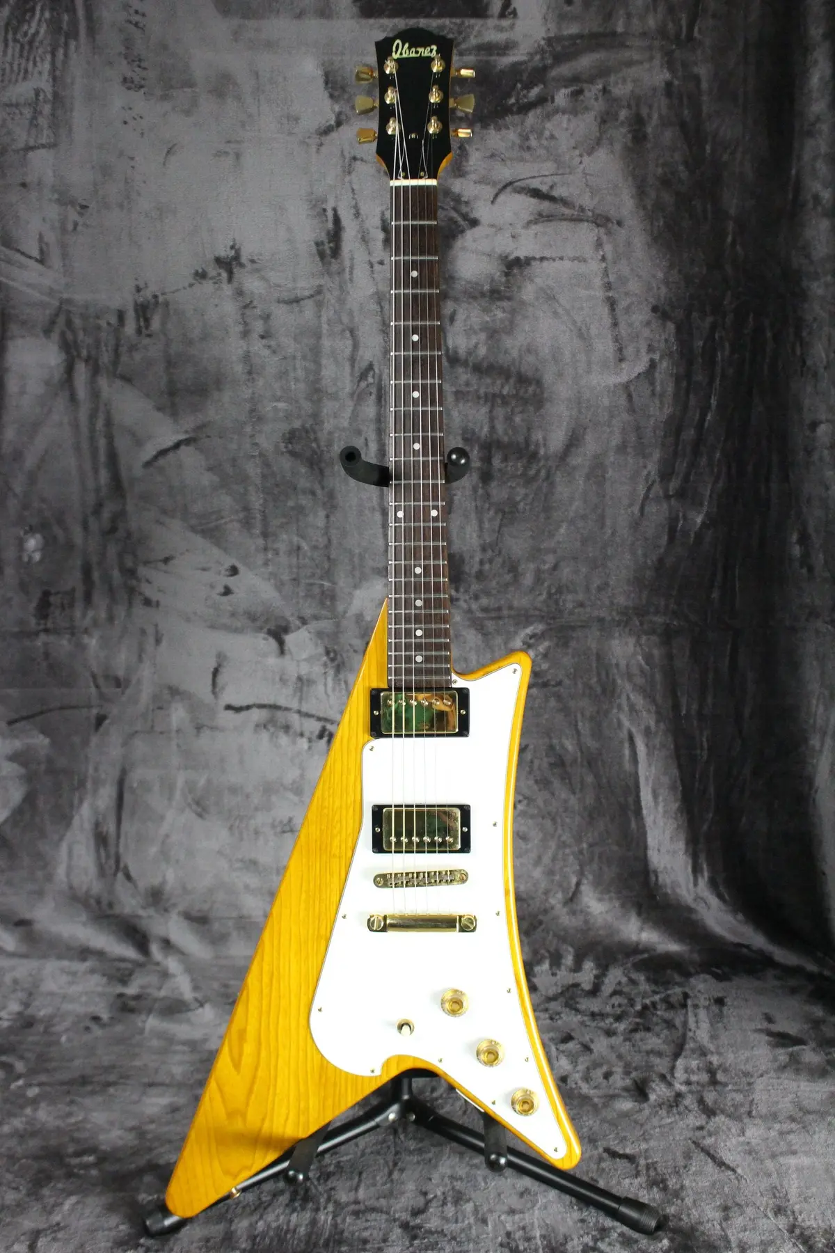 1975-1977 Ibanez Futura 2469 1
